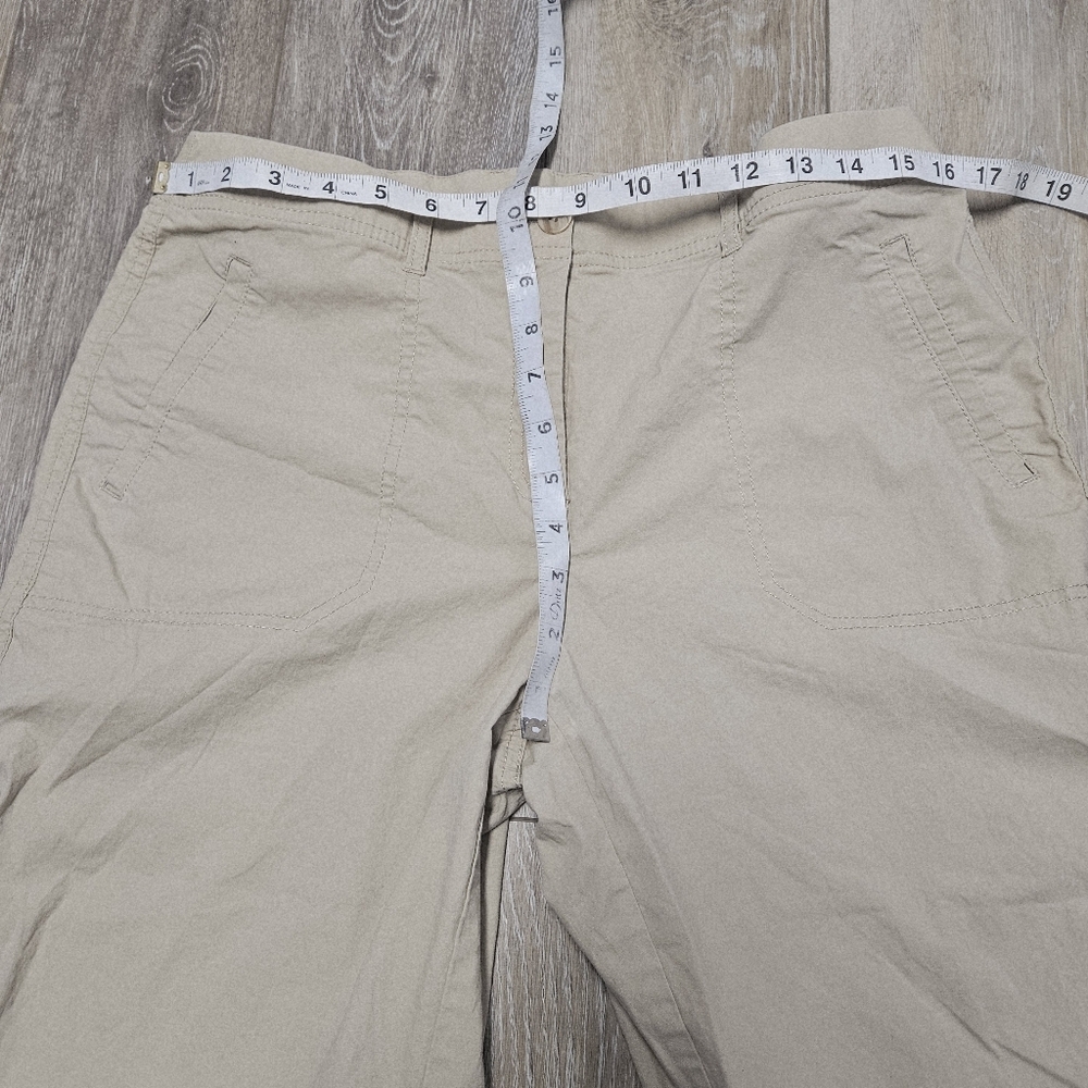 Chico's Cropped Relax Fit Straight Leg Tan Beige Pants Women's 8 Medium - Picture 2 of 9